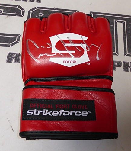 Gilbert Melendez potpisao zvanične StrikeForce borbene rukavice PSA / DNK COA UFC Auto'd-autographed UFC rukavice