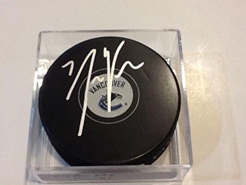 Linden Vey potpisao Vancouver Canucks Hockey Puck Autographed g-Autographed NHL Pucks